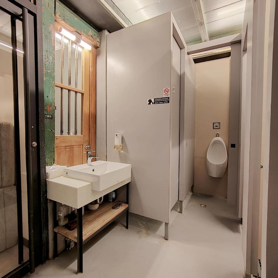 Jerry'S Mazehut Hostel Tainan Zewnętrze zdjęcie
