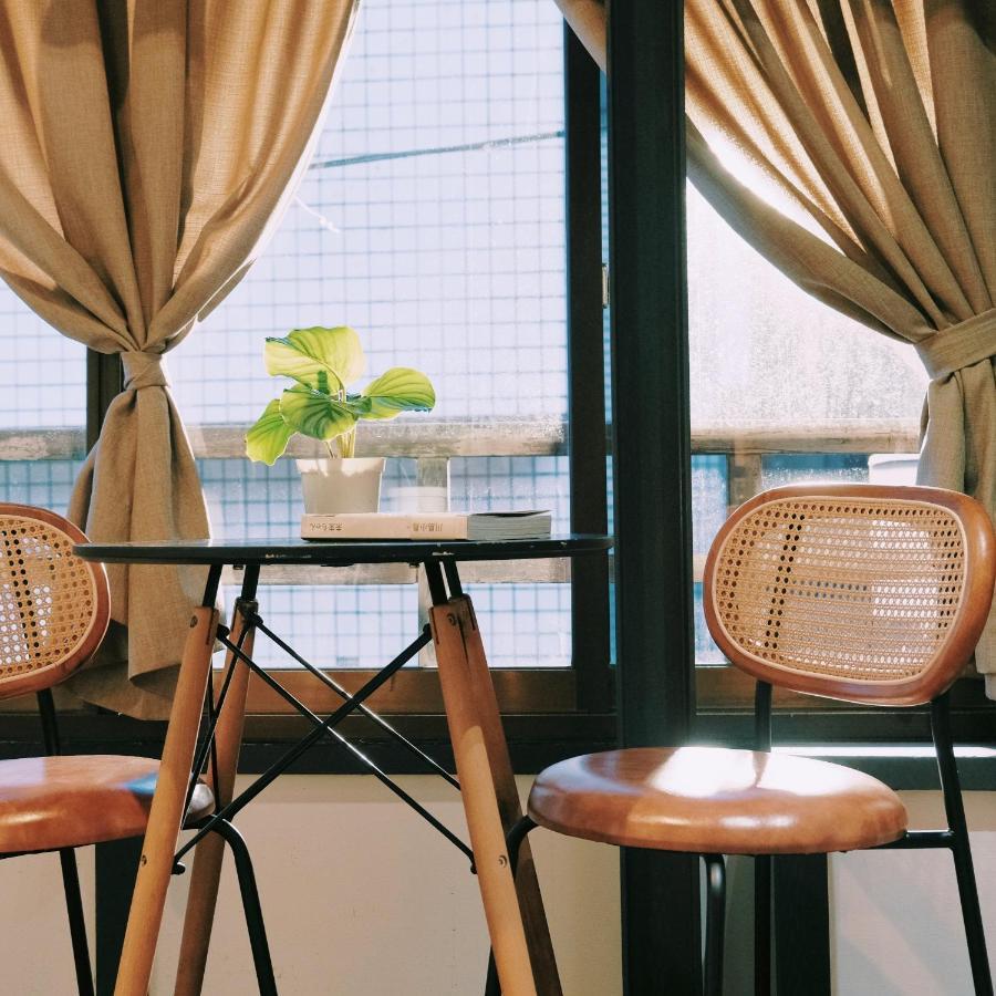 Jerry'S Mazehut Hostel Tainan Zewnętrze zdjęcie