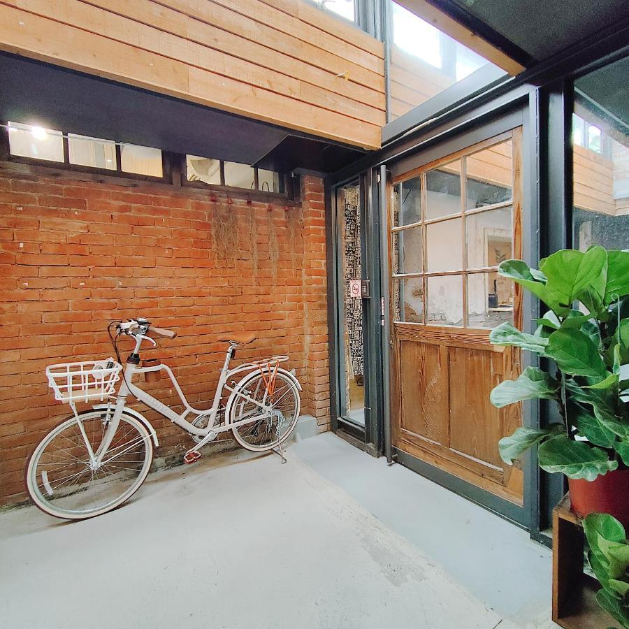 Jerry'S Mazehut Hostel Tainan Zewnętrze zdjęcie