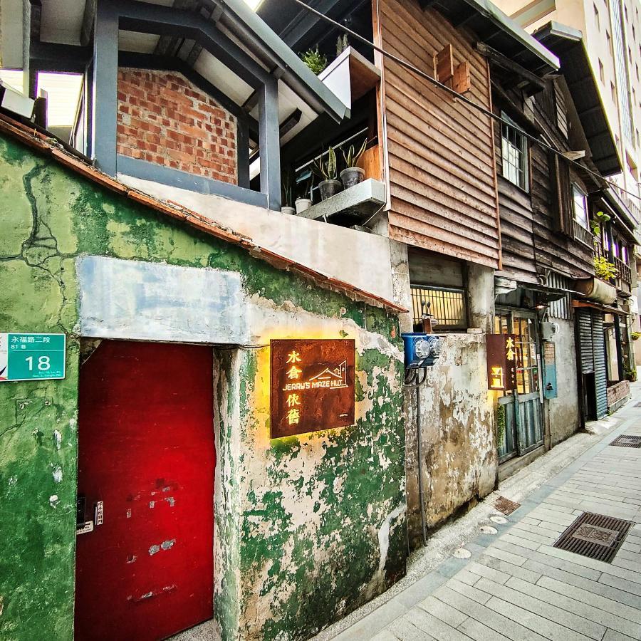 Jerry'S Mazehut Hostel Tainan Zewnętrze zdjęcie